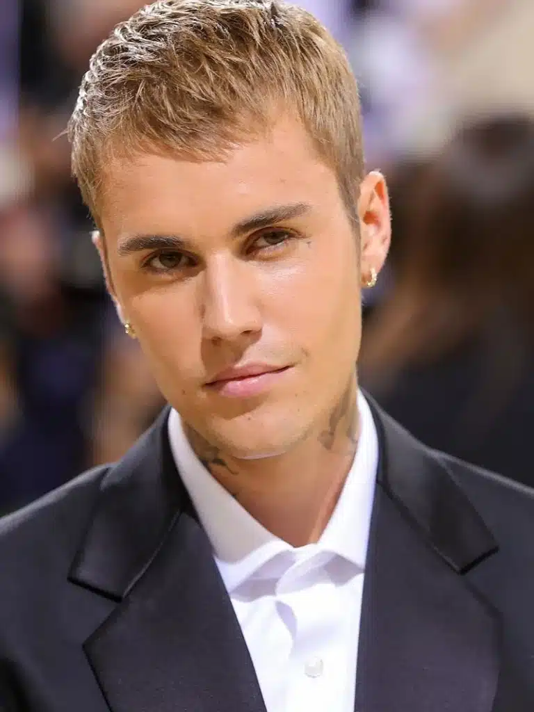 Justin Bieber Biography: Wiki, Age, Career, Height, Weight, Girlfriend, Net Worth & More